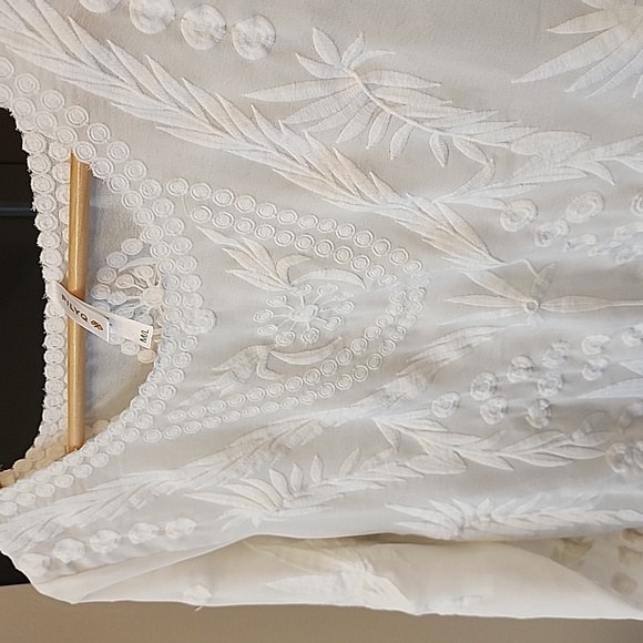 PilyQ Embroidered Beach Cover Up White Size M/L - Picture 5 of 9